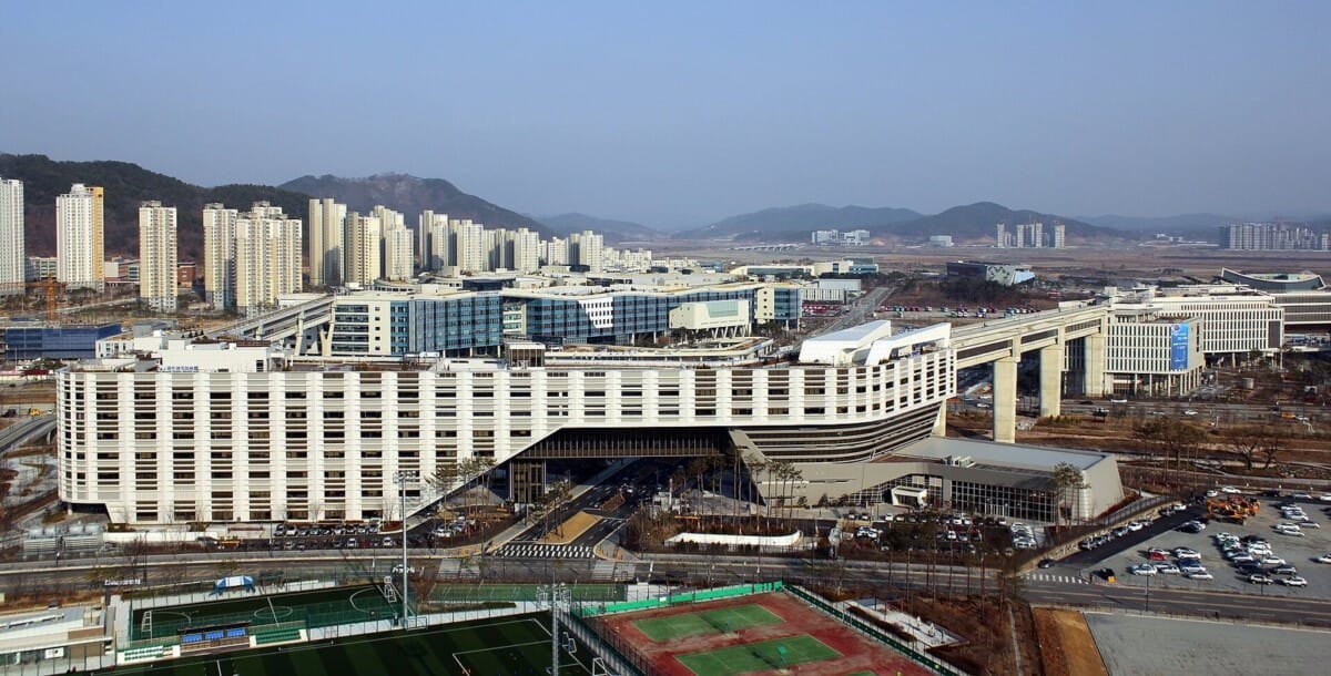 2026 세제개편안을 발표한 정부세종청사 북측 전경