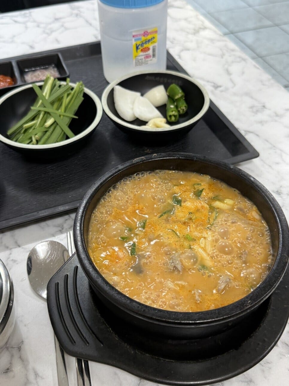목포 마선생 얼큰국밥의 얼큰 2단계 모둠국밥 뚝배기