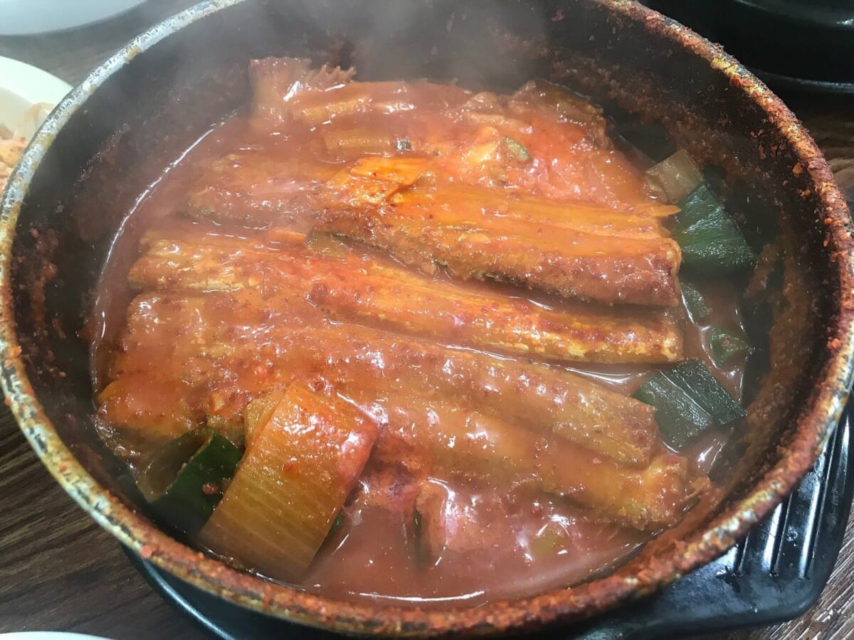 냄비에 끓여 낸 갈치조림 — 목포 9미 먹갈치조림 이해를 돕기 위한 이미지